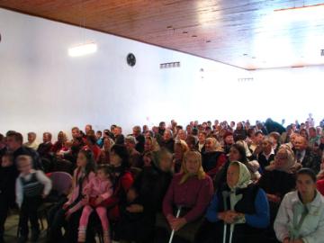 A začína ľudový program A začína ľudový program