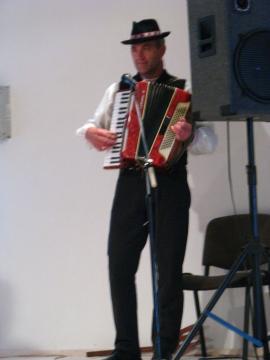 Folklórny súbor Uzovčan Folklórny súbor Uzovčan
