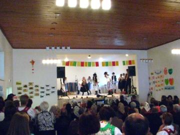 Folklórny súbor Uzovčan Folklórny súbor Uzovčan