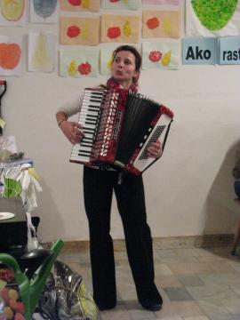 Naše Sokolovčanky pod taktovkou pani Zuznany Kolpá Naše Sokolovčanky pod taktovkou pani Zuznany Kolpá