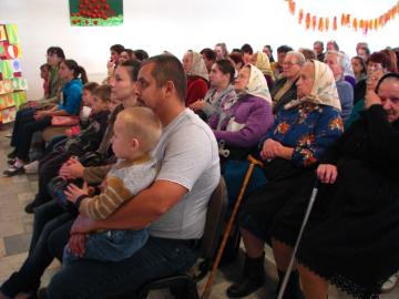 pozrieť sa prišla aj staršia generácia, pozrieť sa prišla aj staršia generácia,
